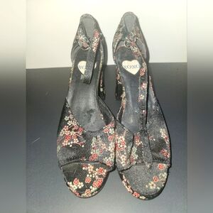XOXO Floral Heels (Size 10)
